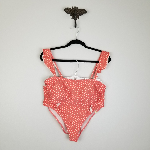 Summersalt | The Ruffle Oasis Coral Dot Swim Set - Picture 2 of 15
